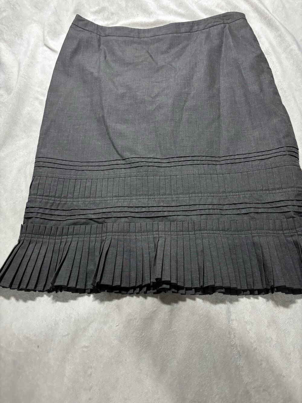 Michael Kors Grey Gray Pleated Skirt Size 8 Made In Italy Knee Length Women's